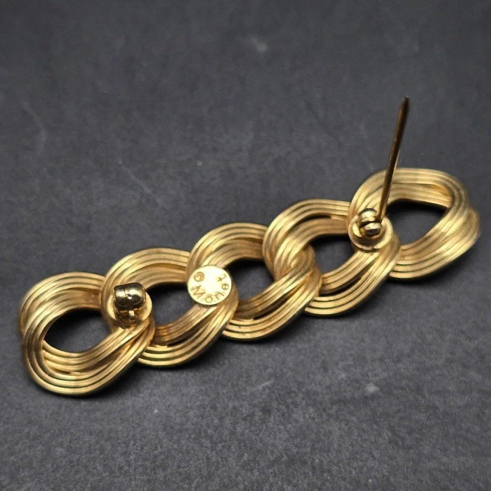 Monet Gold Tone Circle Link Brooch Vintage Costume Jewelry